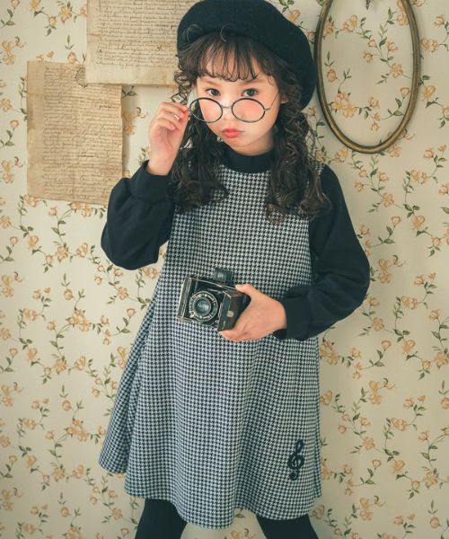 千鳥柄 音符刺繍 ワンピース モデル着用イメージ