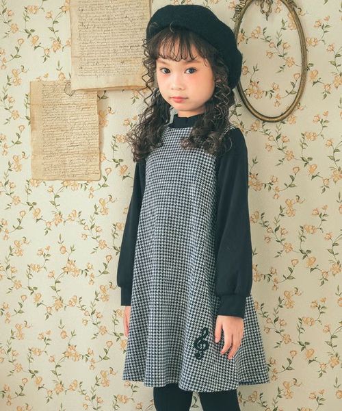 千鳥柄 音符刺繍 ワンピース モデル着用イメージ