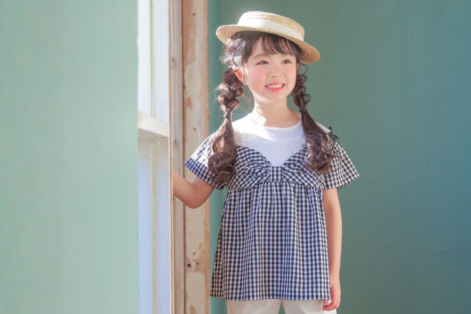 オフショルダー モデル画像