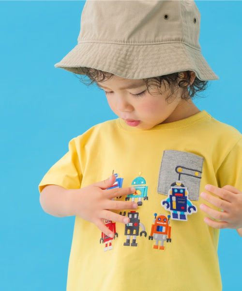綿100％ ロボット 刺繍 半袖 Tシャツ モデル着用イメージ（イエロー）