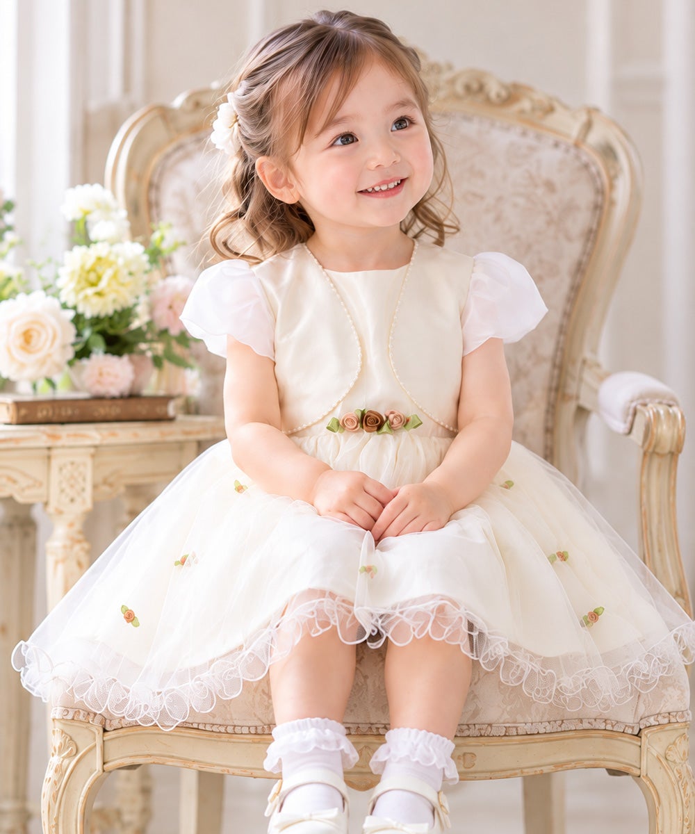 ベビー服 女の子 お花モチーフ付き重ね着風チュールドレス オフホワイト(11) モデル画像アップ