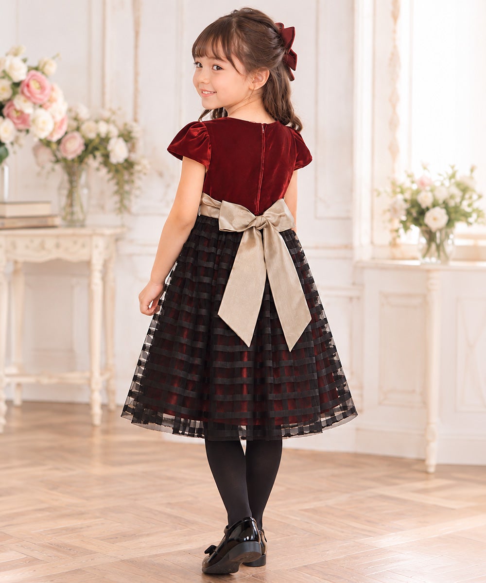 子供服 女の子 バラリボン付きボーダー柄チュール＆ベロア切り替え エンジ(31) モデル画像全身