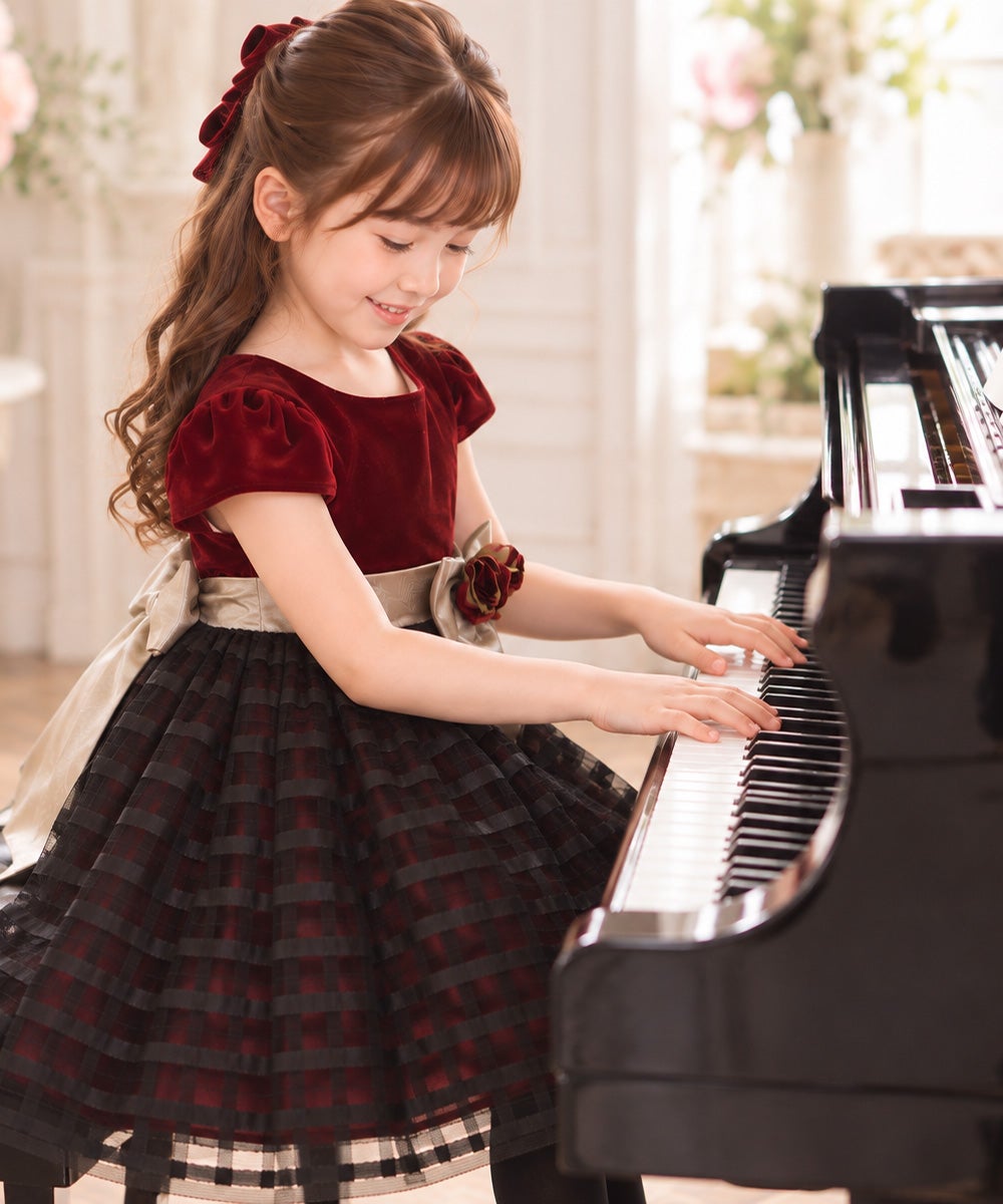 子供服 女の子 バラリボン付きボーダー柄チュール＆ベロア切り替え エンジ(31) モデル画像4