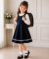 子供服 女の子 カジュアル 普段着 通学 通学着 裾お花レースフレアワンピース 紺(06) モデル画像1