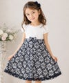 子供服 女の子 日本製お花レース 切替え ワンピース ホワイト×ネイビー(17) モデル画像アップ
