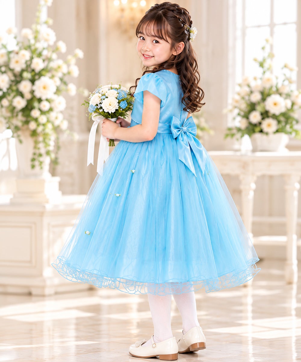 子供服 女の子 お花モチーフ付き重ね着風チュール切り替えドレス ブルー(61) モデル画像全身