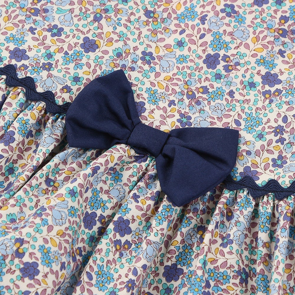 ベビー服 女の子 発表会　結婚式 日本製綿100％小花柄リボン付きギャザー ブルー(61) デザインポイント1