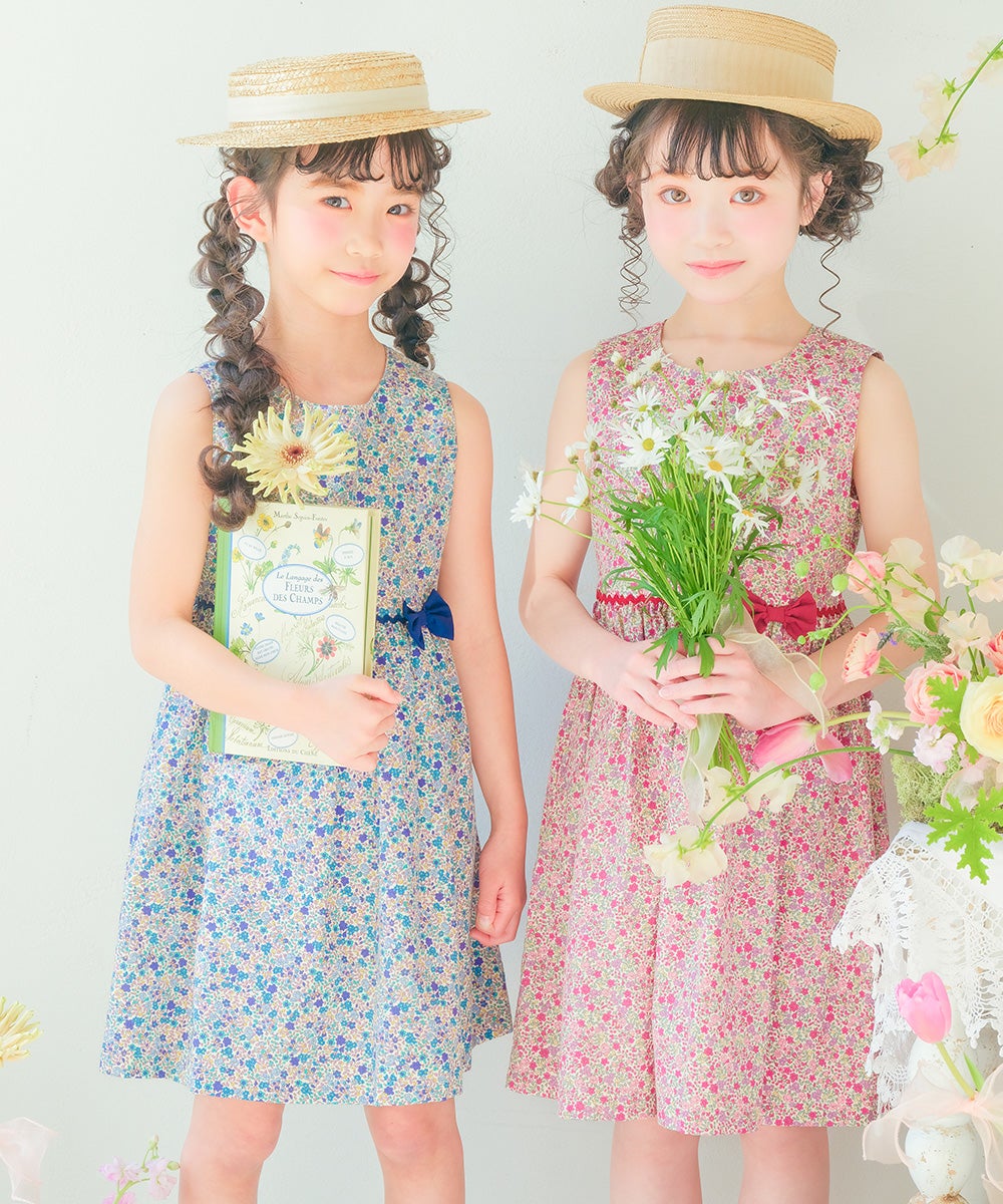 ベビー服 女の子 発表会　結婚式 日本製綿100％小花柄リボン付きギャザー ブルー(61) モデル画像1