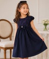 子供服 女の子 日本製花柄レースリボンブローチ付きワンピース ネイビー(06) モデル画像アップ