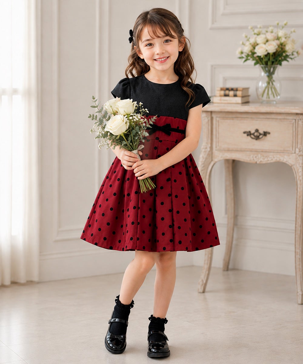 子供服 女の子 日本製ドット柄切り替えリボン付きプリーツ風ワンピース レッド(03) モデル画像3