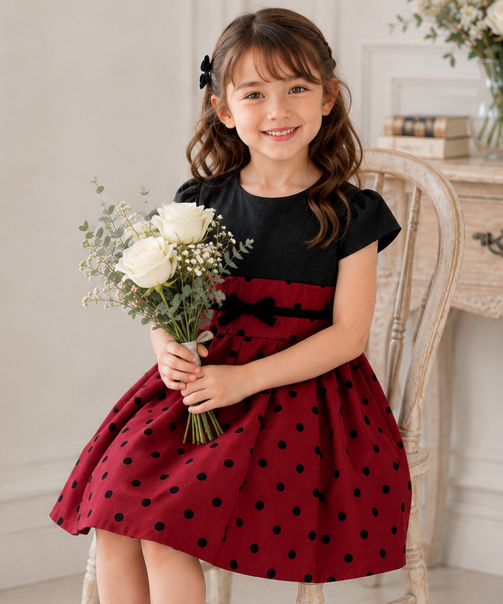 子供服 女の子 日本製ドット柄切り替えリボン付きプリーツ風ワンピース レッド(03) モデル画像4