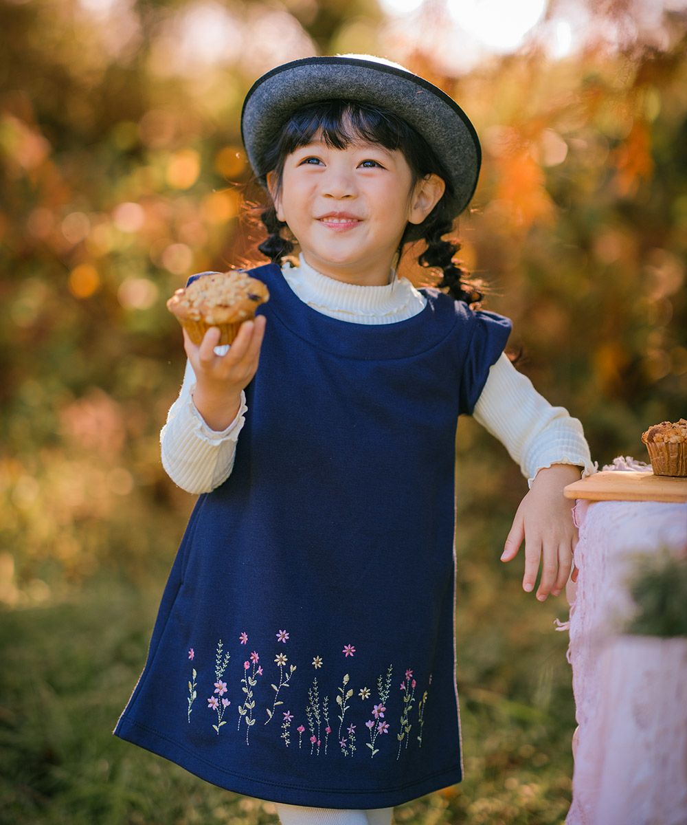 子供服 女の子 日本製綿100％リブ編みタートルネックTシャツ オフホワイト(11) モデル画像15