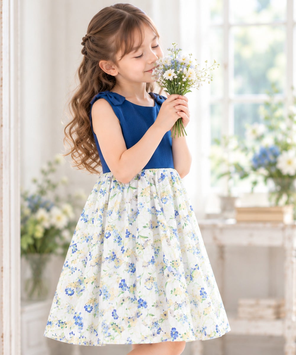 子供服 女の子 日本製花柄リボン＆裏地つきギャザーワンピース ブルー(61) モデル画像1