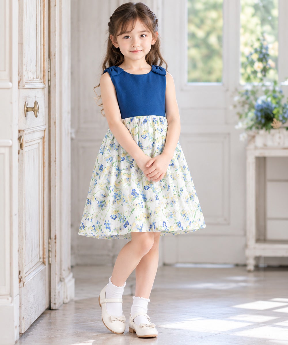 子供服 女の子 日本製花柄リボン＆裏地つきギャザーワンピース ブルー(61) モデル画像2