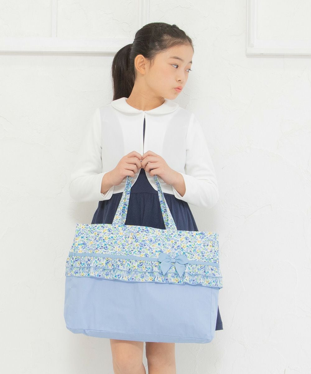 子供服 女の子 花柄フリルリボン付きトートバッグ ブルー(61) モデル画像4