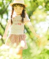 子供服 女の子 綿100％リボンプリント＆リボン付きラインストーンフリル袖 ピンク(02) モデル画像アップ