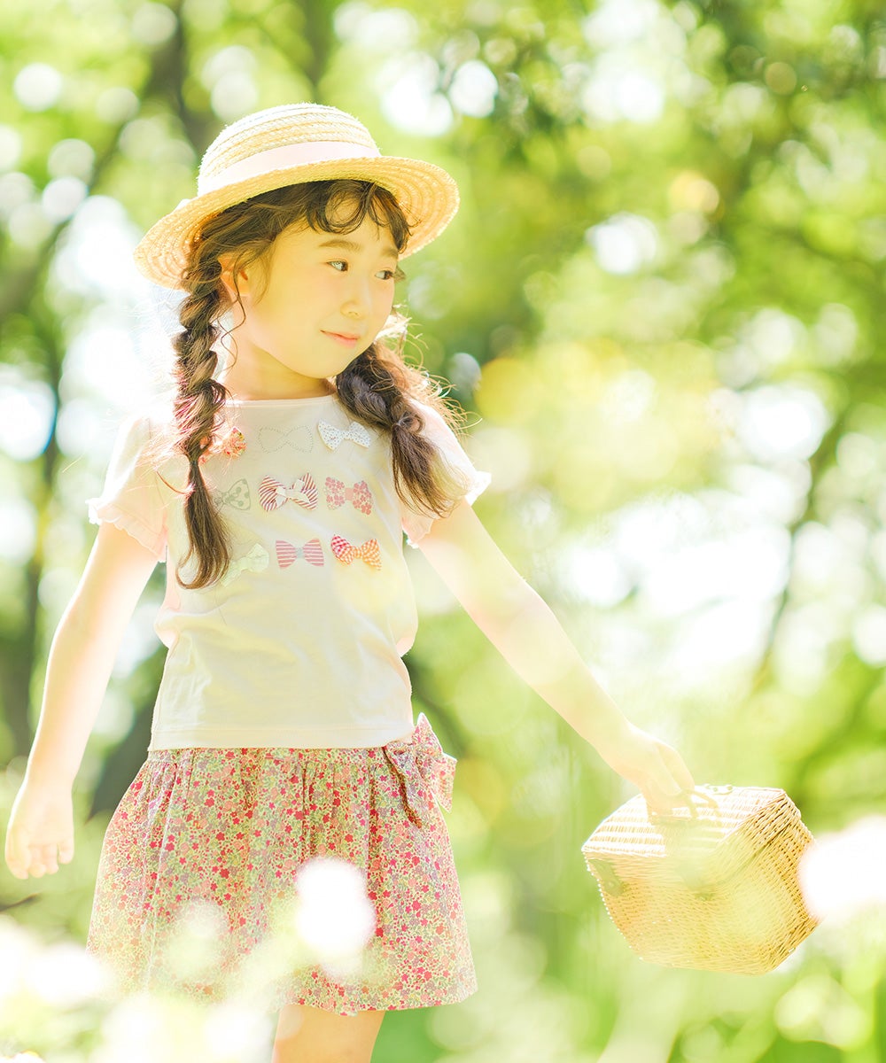 子供服 女の子 綿100％リボンプリント＆リボン付きラインストーンフリル袖 ピンク(02) モデル画像全身