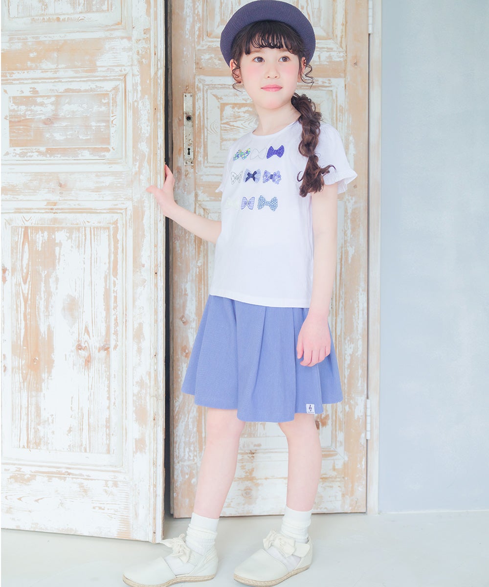 子供服 女の子 綿100％リボンプリント＆リボン付きラインストーンフリル袖 オフホワイト(11) モデル画像全身