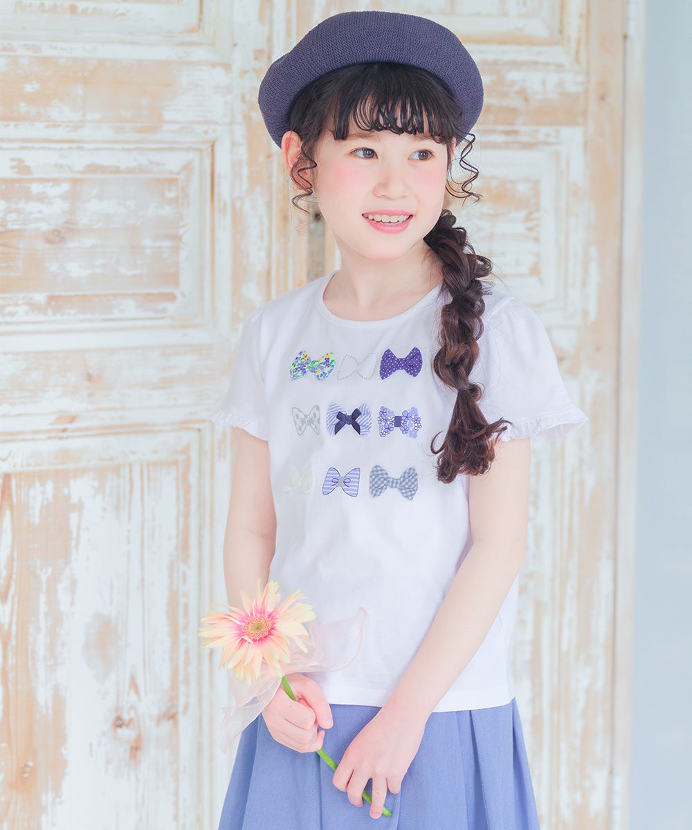 子供服 女の子 綿100％リボンプリント＆リボン付きラインストーンフリル袖 オフホワイト(11) モデル画像1