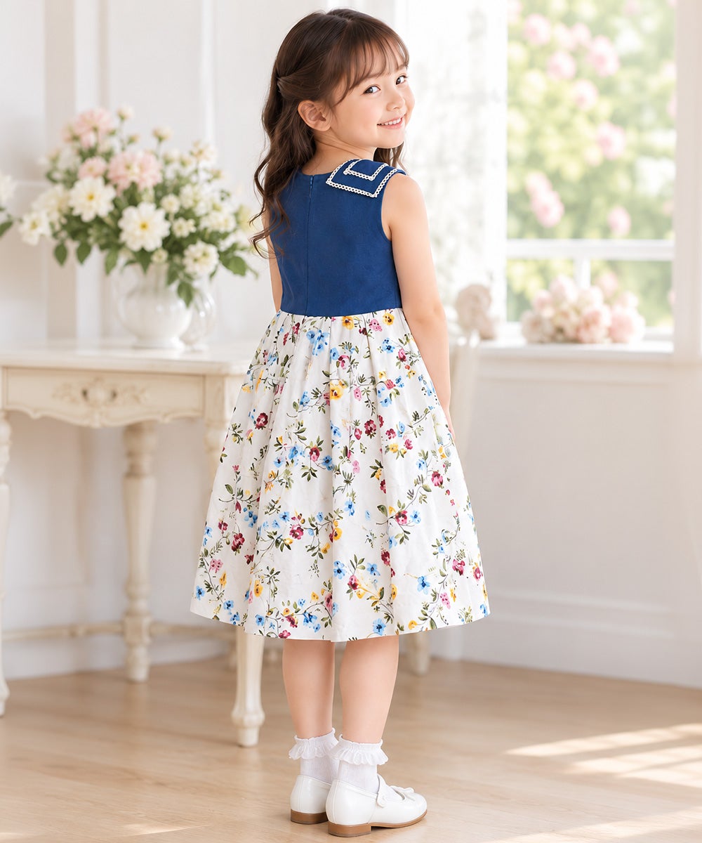 子供服 女の子 日本製ウエスト切替え花柄 リボン付きワンピース ブルー(61) モデル画像全身