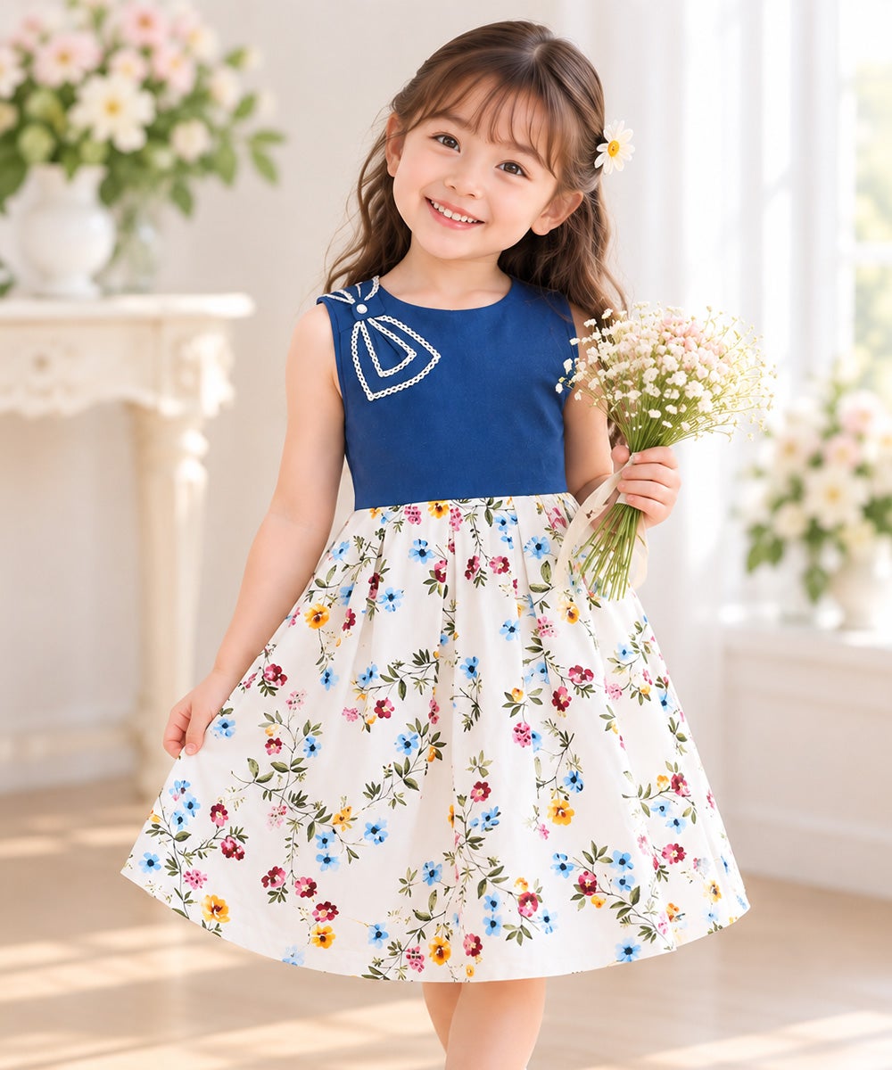 子供服 女の子 日本製ウエスト切替え花柄 リボン付きワンピース ブルー(61) モデル画像1
