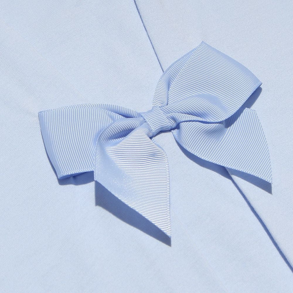 ベビー服 女の子 綿100％ベビーサイズリボン付きボタニカルお花モチーフプリントTシャツ ブルー(61) デザインポイント1