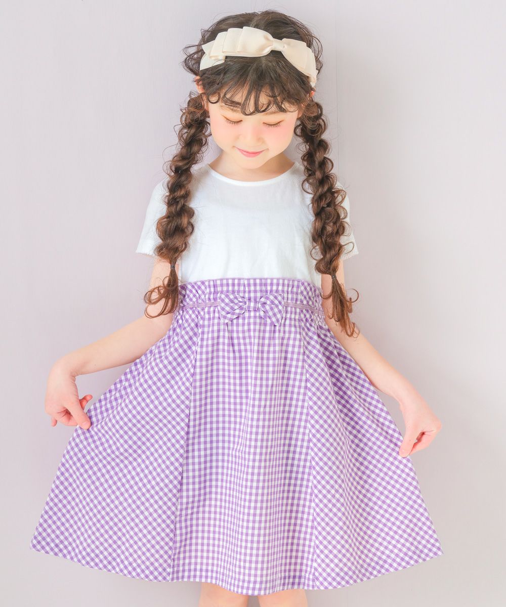 子供服 女の子 ギンガムチェック柄リボン付きギャザーワンピース パープル(91) モデル画像全身