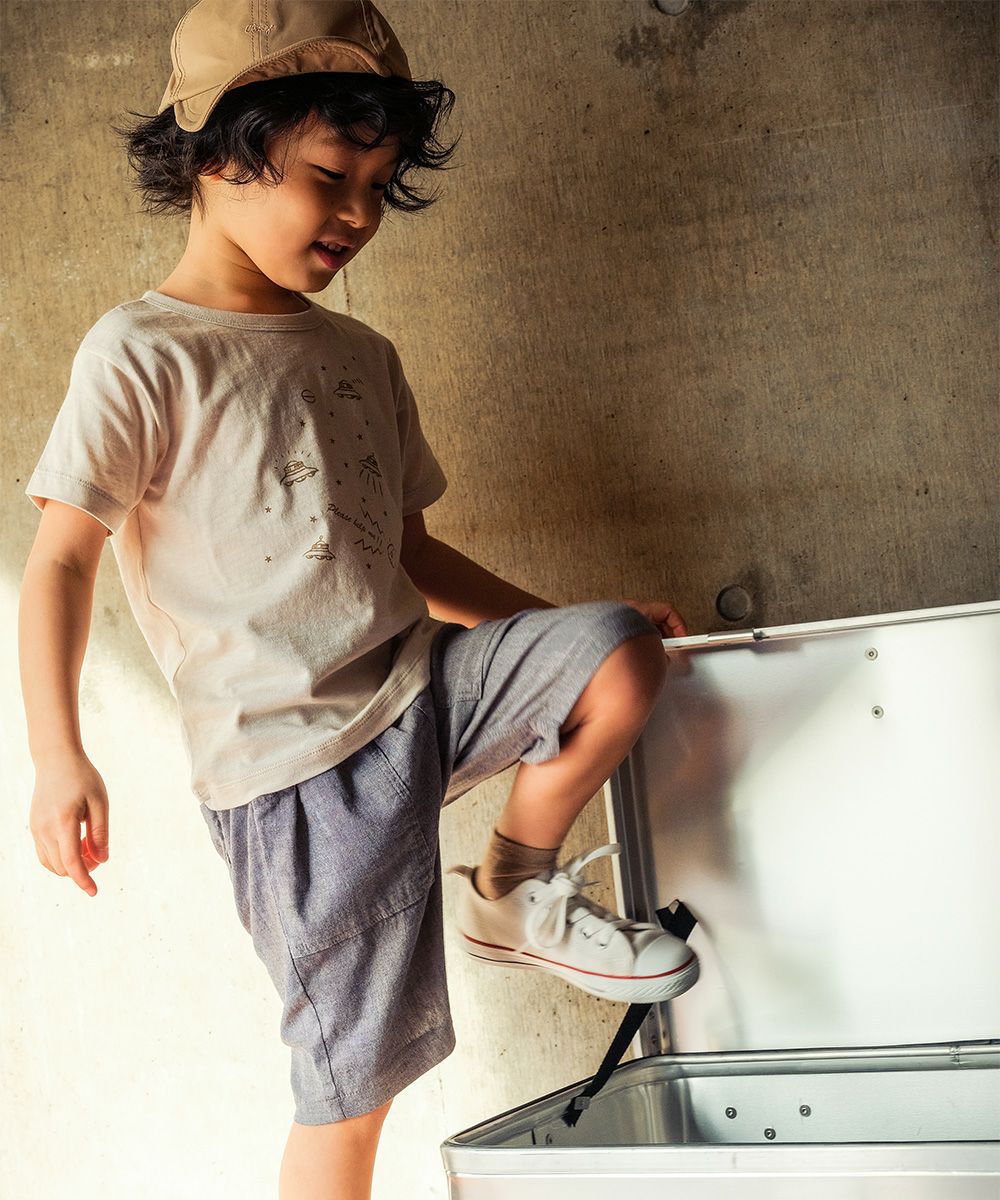 子供服 男の子 綿100％宇宙UFOプリントTシャツ ベージュ(51) モデル画像1