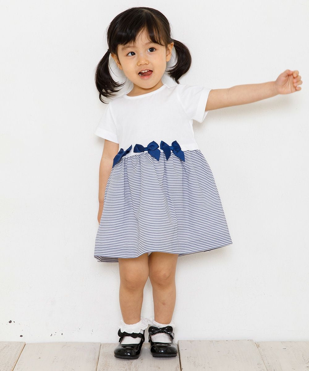 ベビー服 男の子 ベビーサイズボーダー柄リボン＆裏地付きドッキングワンピース オフホワイト(11) モデル画像4