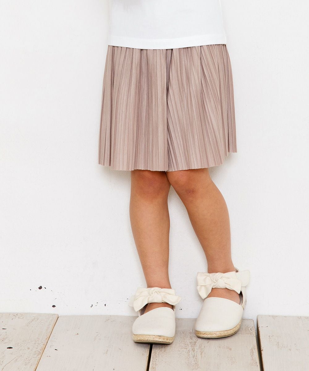 子供服 女の子 ウエストゴムプリーツキュロットパンツ ベージュ(51) モデル画像アップ