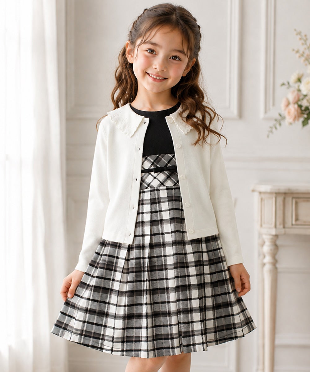 子供服 女の子 日本製チェック柄リボン付きワンピース ホワイト×ブラック(10) モデル画像3