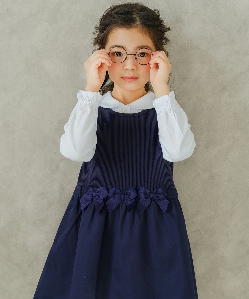 ベビー服 女の子 リボン付きギャザー異素材切り替えドッキングワンピース ネイビー(06) モデル画像アップ
