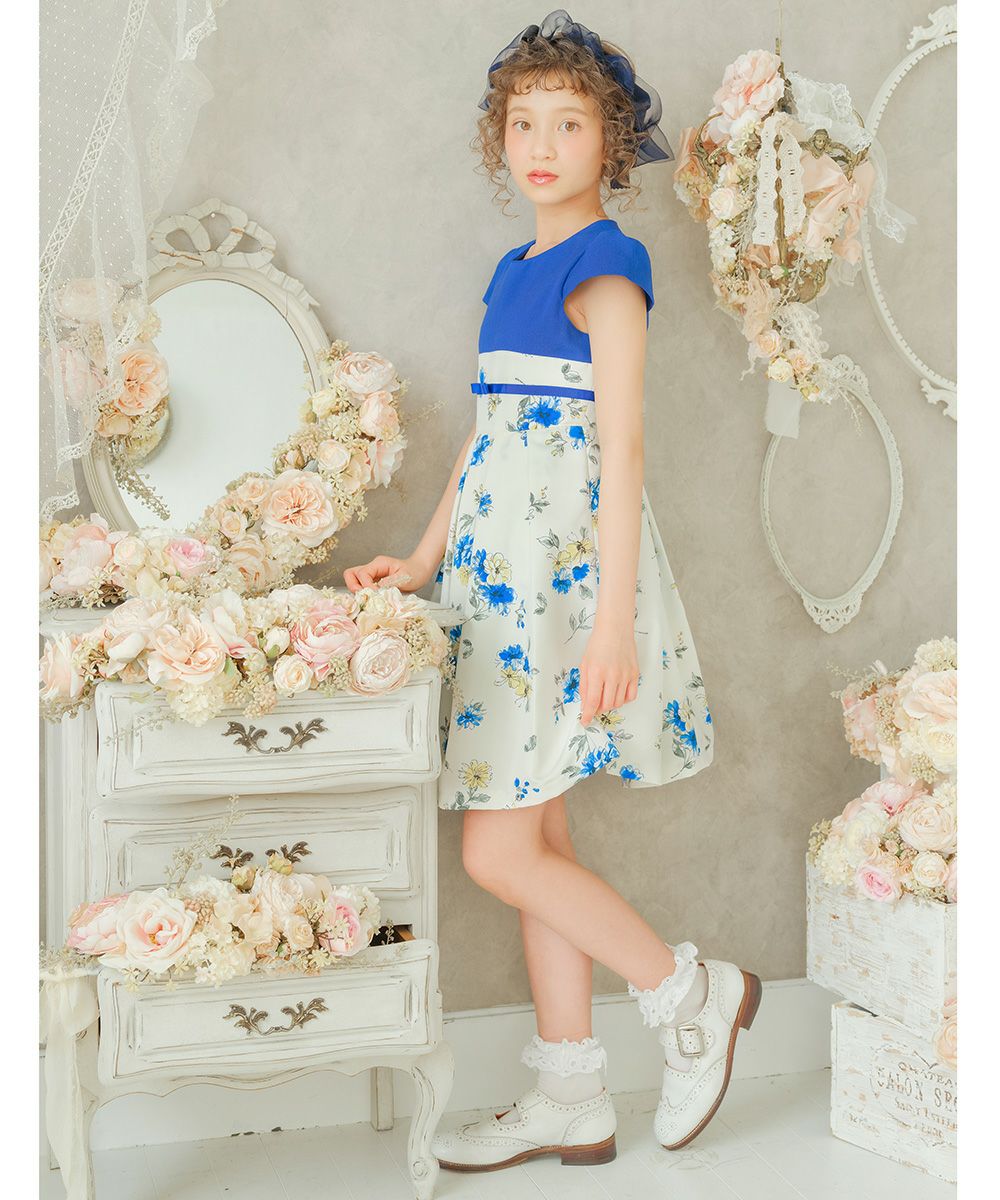 子供服 女の子 日本製花柄リボンワンピース ネイビー(06) モデル画像2