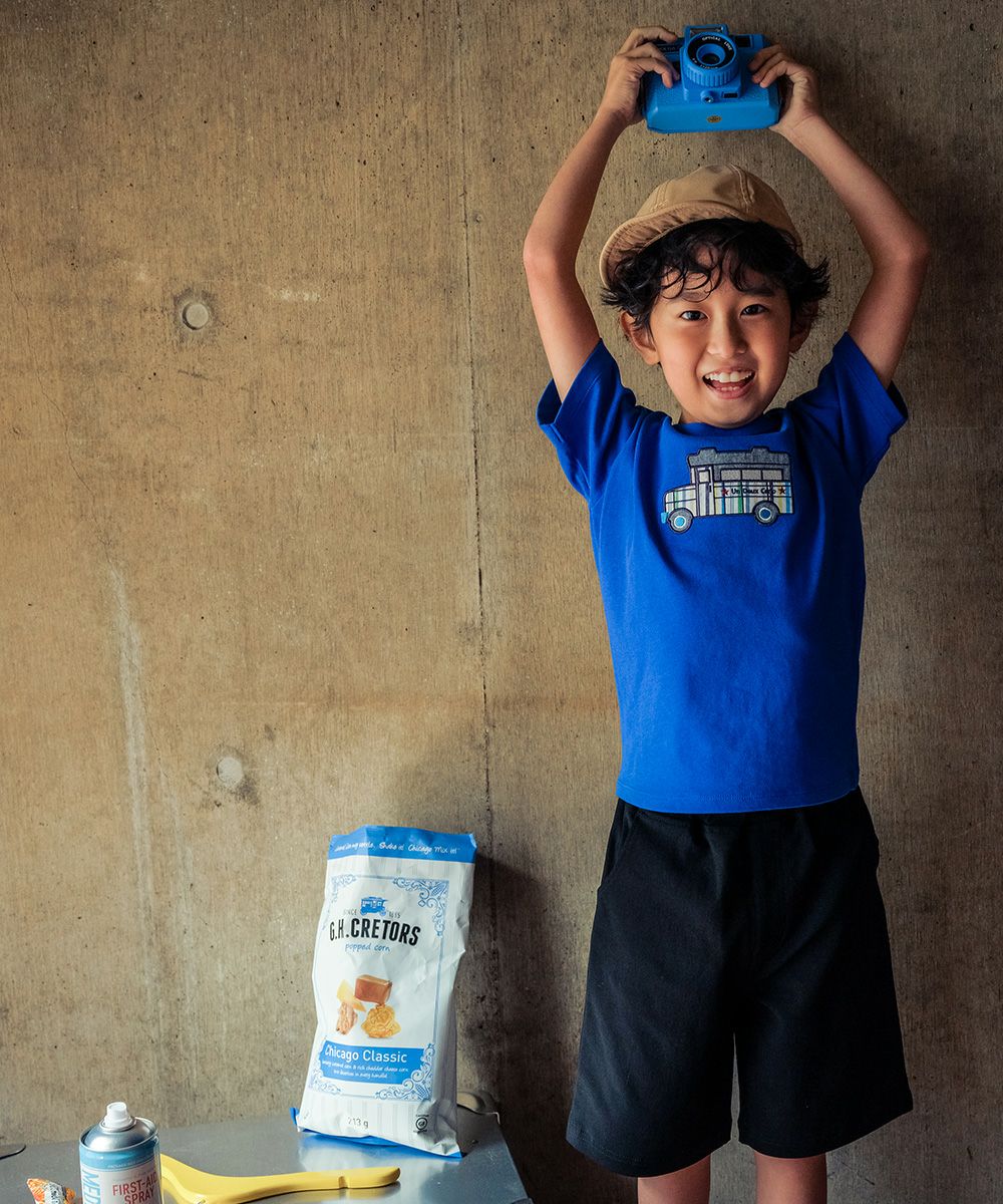 子供服 男の子 綿100％車刺繍モチーフTシャツ ブルー(61) モデル画像3