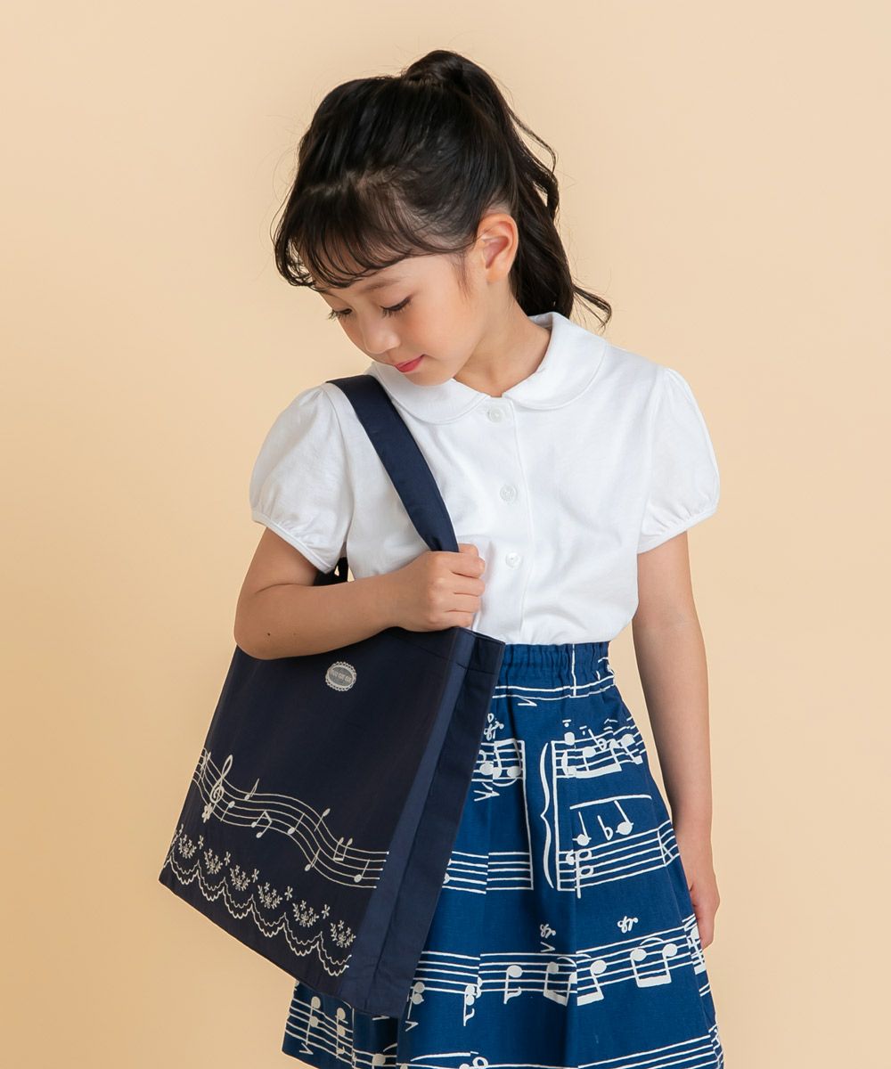 子供服 女の子 音符プリントトートバッグ ネイビー(06) モデル画像アップ