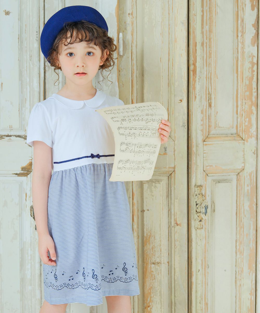ベビー服 女の子 襟付き 音符 プリント リボン ドッキングワンピース ネイビー(06) モデル画像アップ