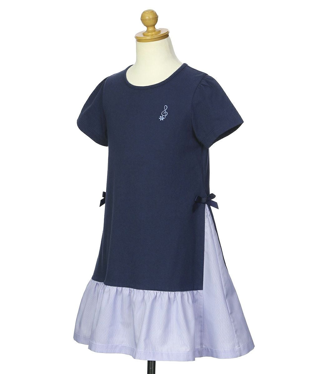 子供服 女の子 無地＆ストライプ柄 リボンつき 音符刺繍 ワンピース ネイビー(06) トルソー斜め