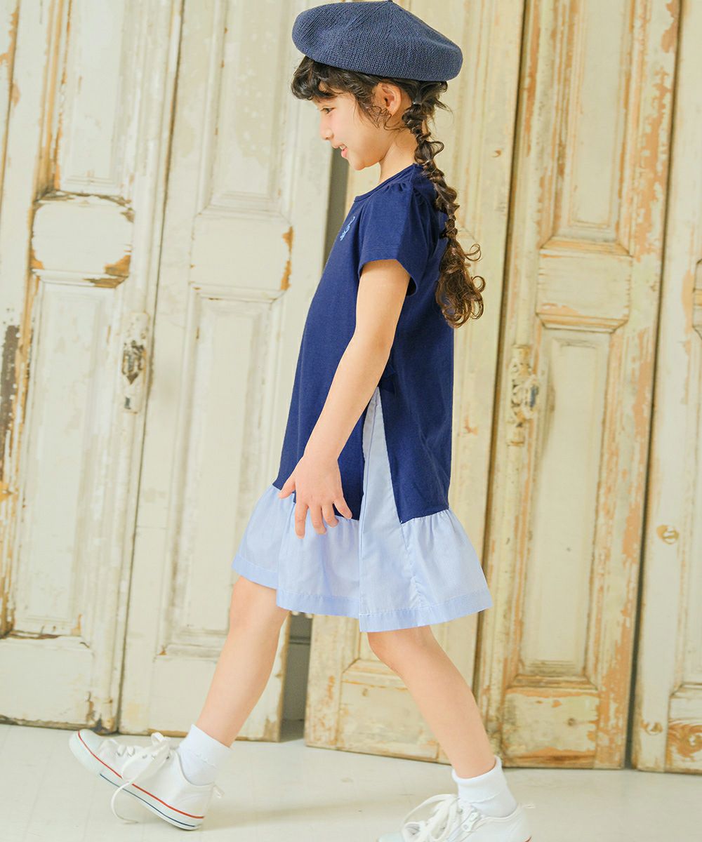 子供服 女の子 無地＆ストライプ柄 リボンつき 音符刺繍 ワンピース ネイビー(06) モデル画像3