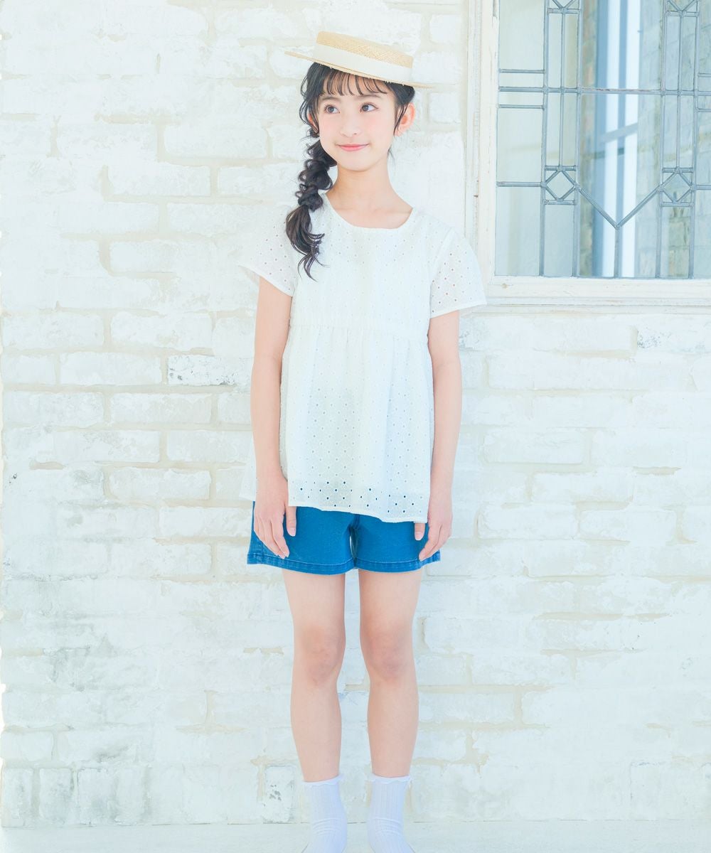 子供服 女の子 花柄レース Aライン Tシャツ オフホワイト(11) モデル画像4