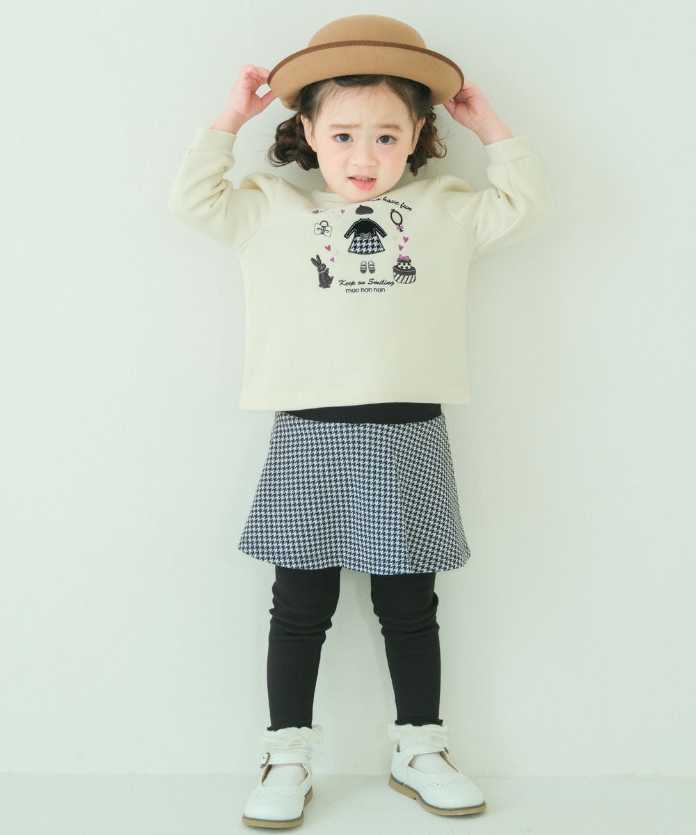 ベビー服 女の子 ドレス＆小物モチーフ 刺繍 裏毛トレーナー アイボリー(12) モデル画像全身