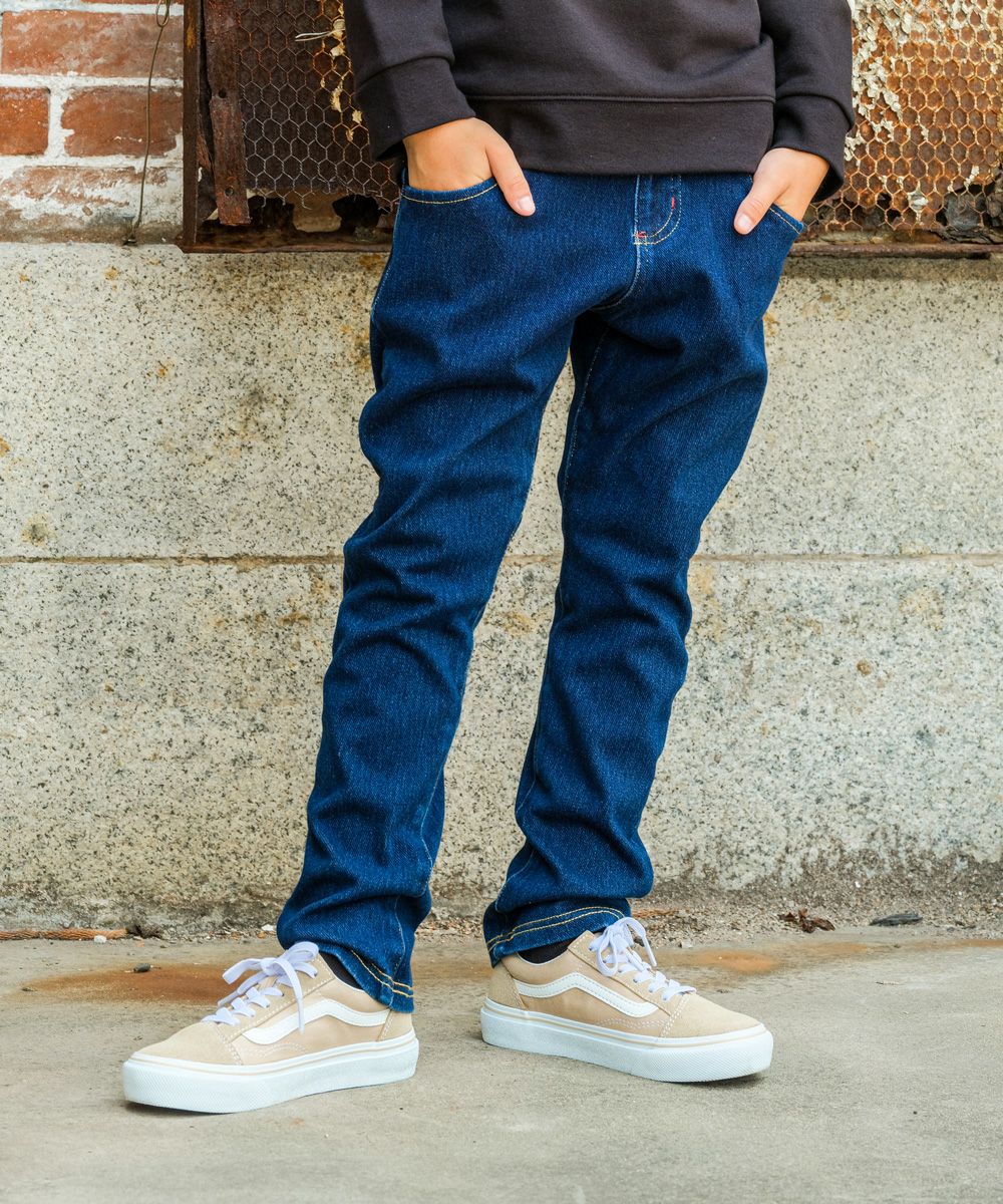 ベビー服 男の子 ウォッシュ加工 デニムニット パンツ ネイビー(06) モデル画像アップ