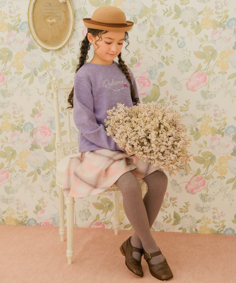 子供服 女の子 リボン＆ハートモチーフ 長袖 Tシャツ パープル(91) モデル画像全身