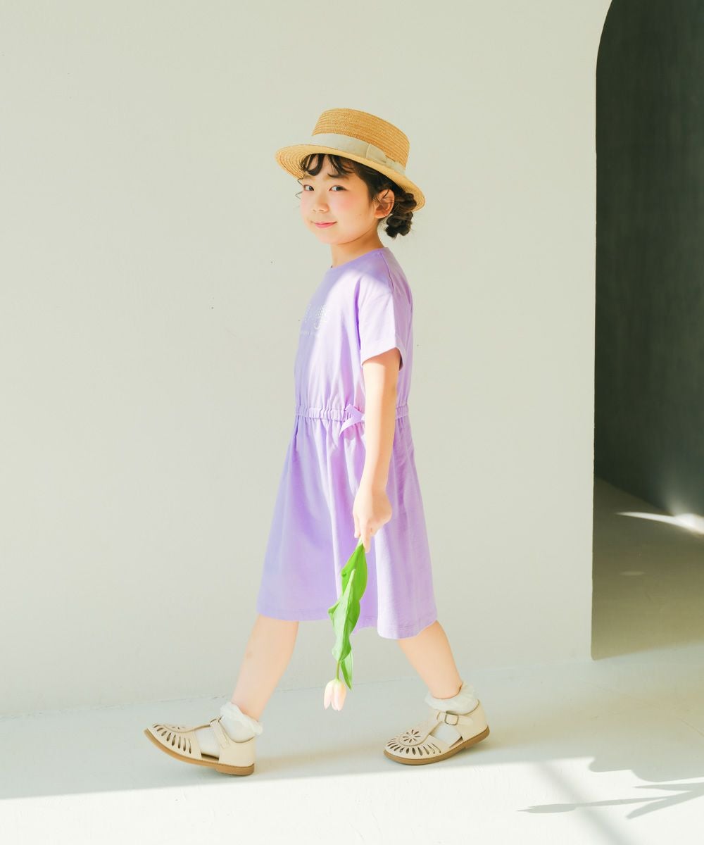 子供服 女の子 ゴムウエスト 袖折り返し ワンピース パープル(91) モデル画像全身