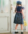 子供服 女の子 日本製 綿100％ リバティプリント使用 花柄 フリル ワンピース ネイビー(06) モデル画像3