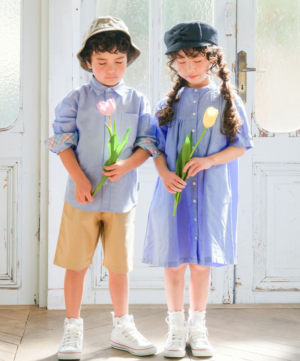 ベビー服 女の子 丸首 前開き シャツワンピース ブルー(61) モデル画像3