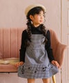 ベビー服 女の子 千鳥柄 音符刺繍 ワンピース ホワイト×ブラック(10) モデル画像アップ