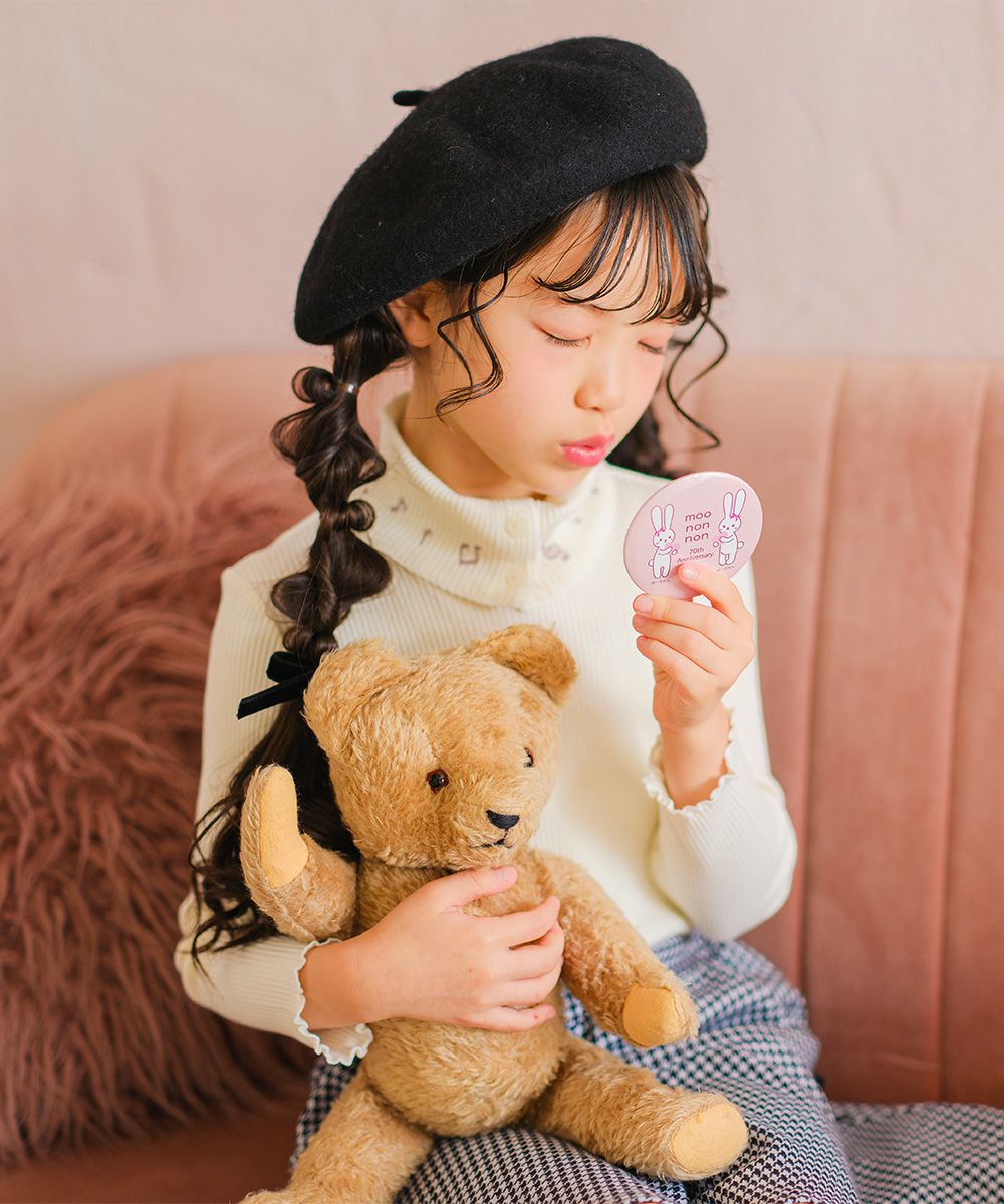 子供服 女の子 子ども服 こども キッズ ジュニア 音符刺繍 ボタン襟付き タートルネック リブ カットソー オフホワイト(11) モデル画像1