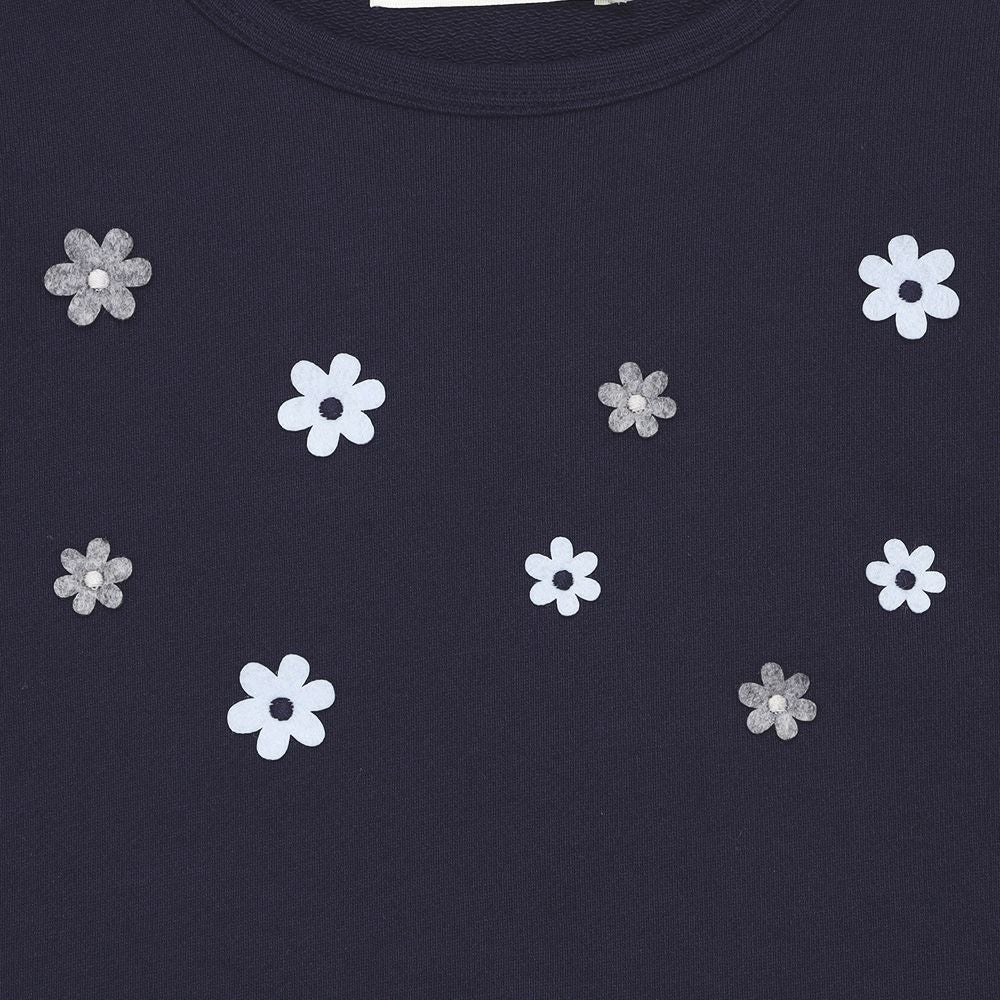 ベビー服 女の子 お花モチーフ付き Aライン 裏毛トレーナー ネイビー(06) デザインポイント1