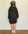 ベビー服 女の子 子ども服 こども キッズ ジュニア キルトニット くるみボタン リボン付き フード取り外し可能 ブラック(00) モデル画像2