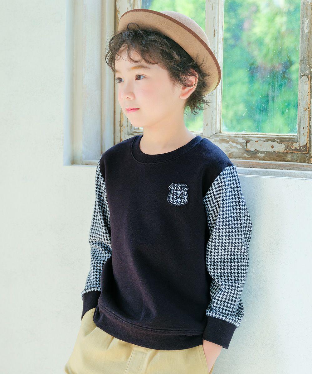 ベビー服 男の子 子ども服 こども服 キッズ 千鳥柄 ロゴ ワッペン 長そで 裏毛 ホワイト×ブラック(10) モデル画像4